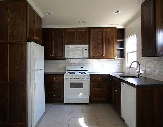 2nd image of 1717 S Lewis Ave