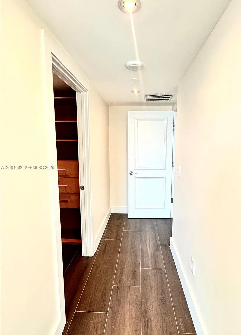 3 bed, 3082 sqft, $11,000 — Photo 4