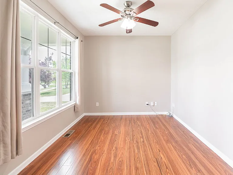 1325 Brentford Ln — Photo 4