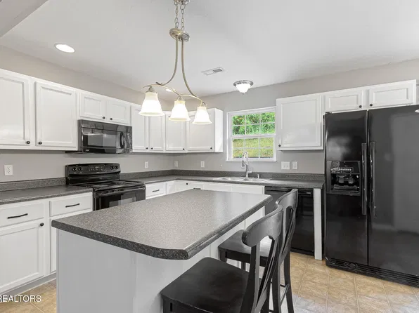 8025 Cold Stream Ln, Knoxville, TN 37920