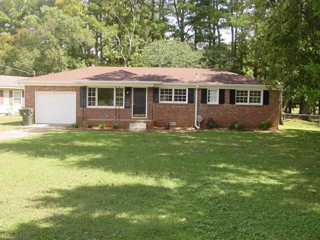 600 Larry Dr — Photo 1