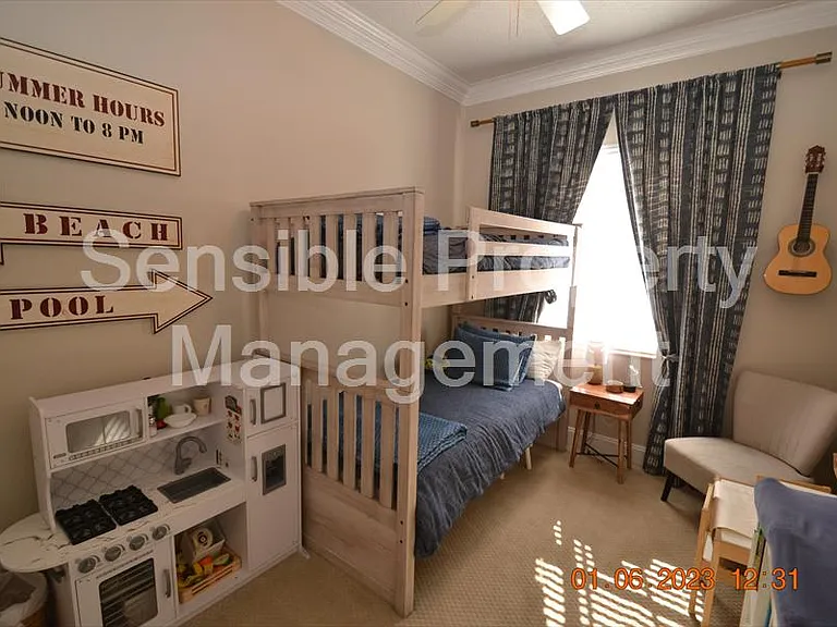 2405 Victoria Gardens Ln — Photo 33
