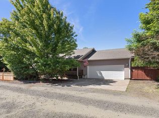 525 N 12th St, Philomath, OR 97370