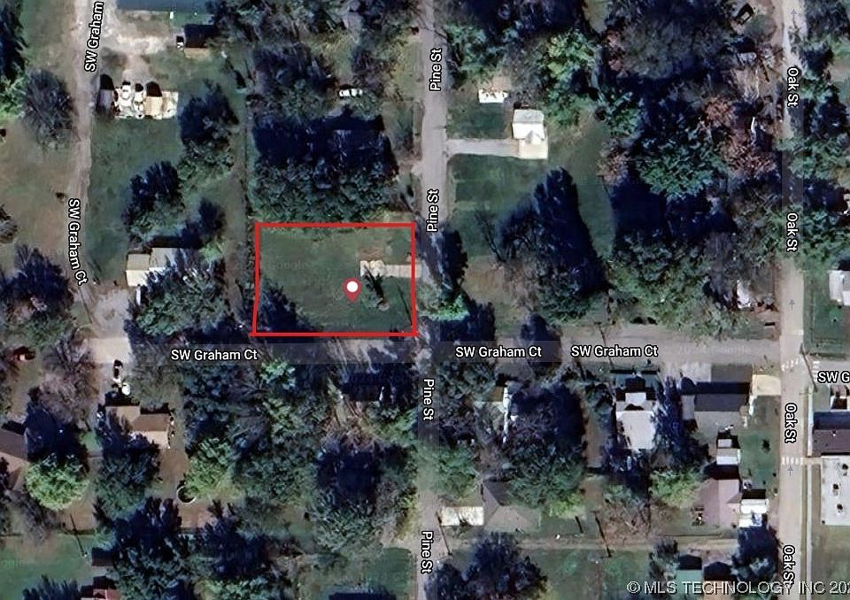 2nd image of 28 Pine St