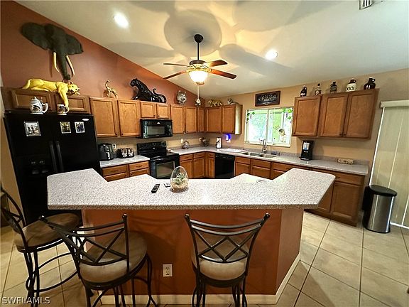 5th image of 1019 Wells Ave