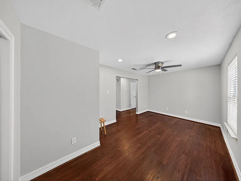 7243 River Pines Dr — Photo 10