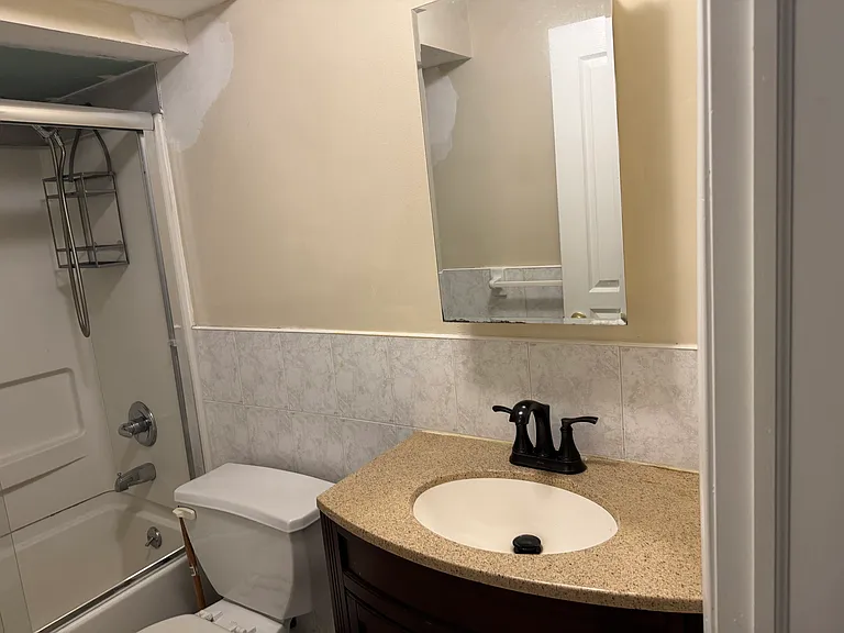 641 Tompkins Ave #1 — Photo 16