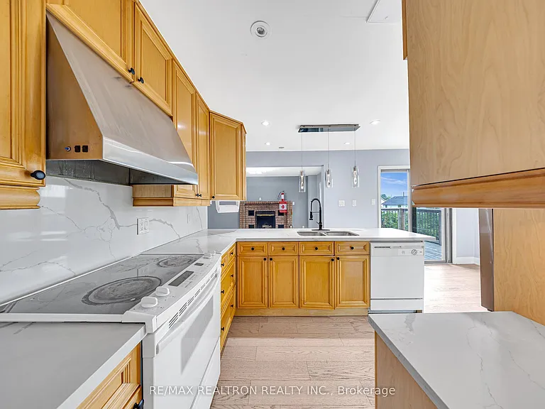 141 Hialeah Cres #UPPER — Photo 7