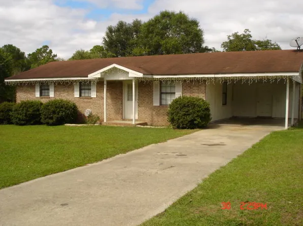 303 Wilson Ave, Lyons, GA 30436