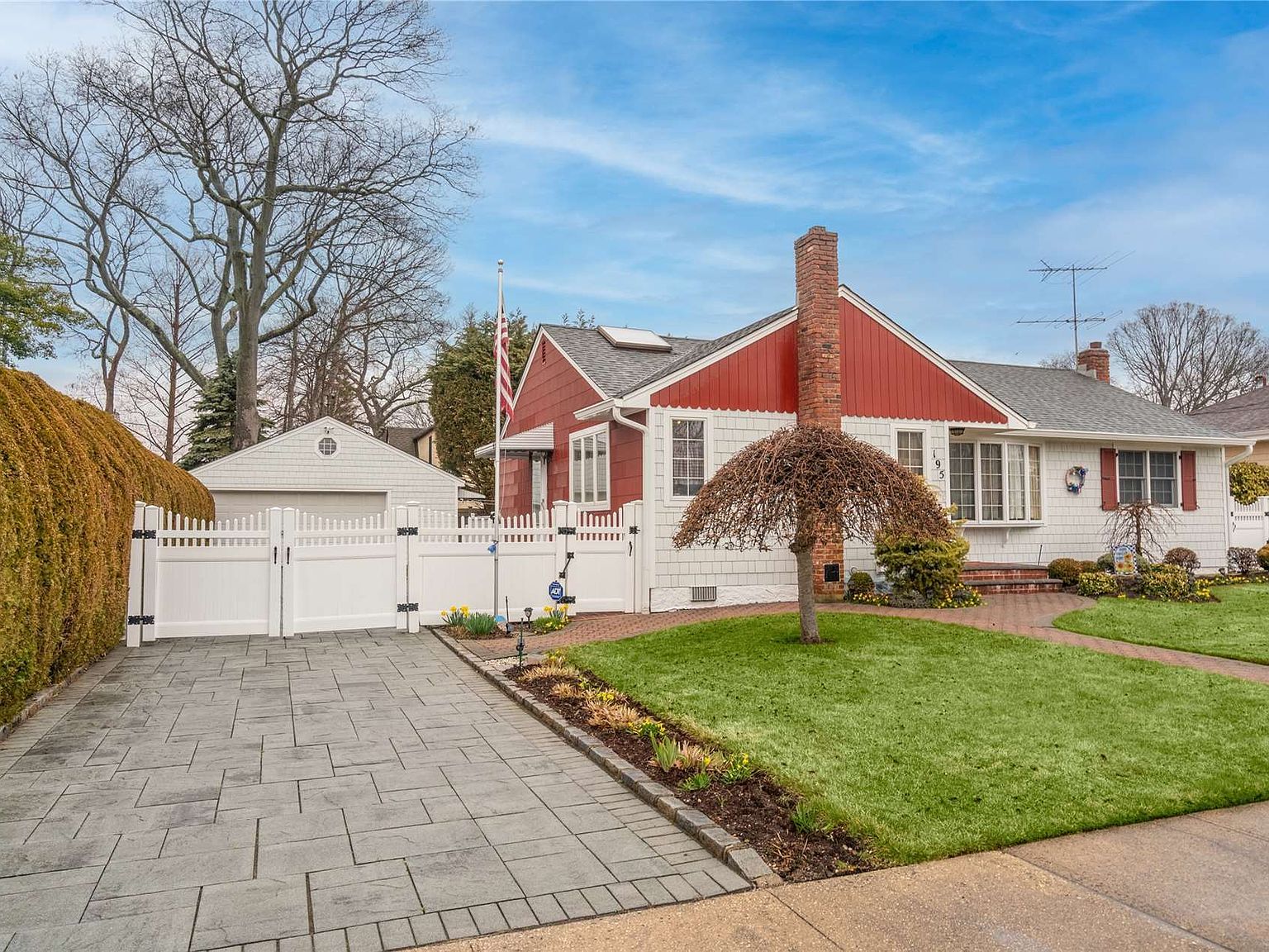 195 Glengariff Road, Massapequa Park, NY 11762 Zillow