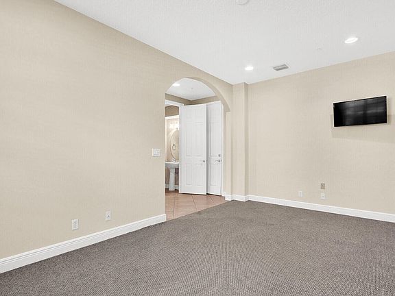 3rd image of 118 Osceola Lane