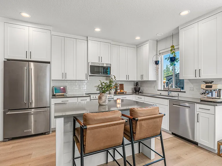 10001 NE 44th Ct — Photo 10