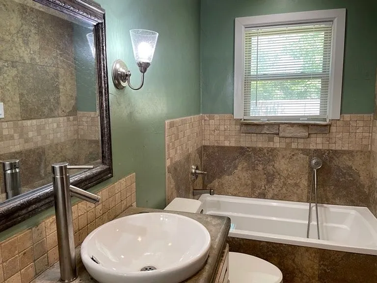 5719 Fairview Dr — Photo 9