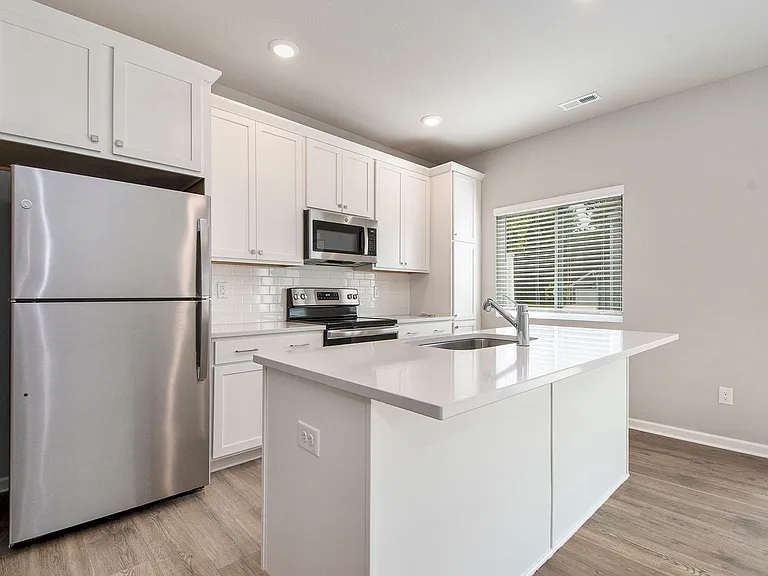 1305 Trailview Ct — Photo 3