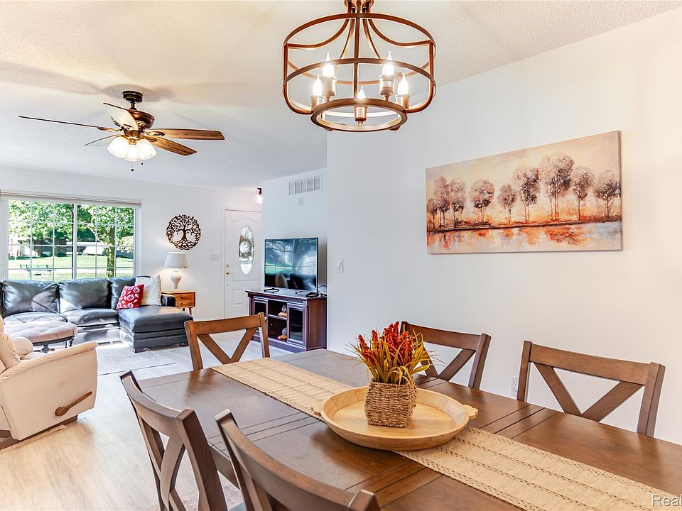 40120 Newport Dr #7, photo 14