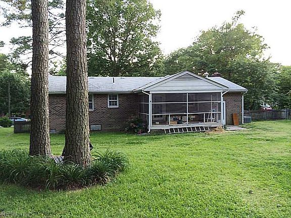 4th image of 3648 Deerfield Dr