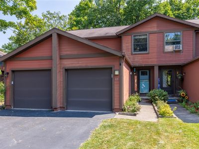 57 Broxbourne Dr, Fairport, NY, 14450