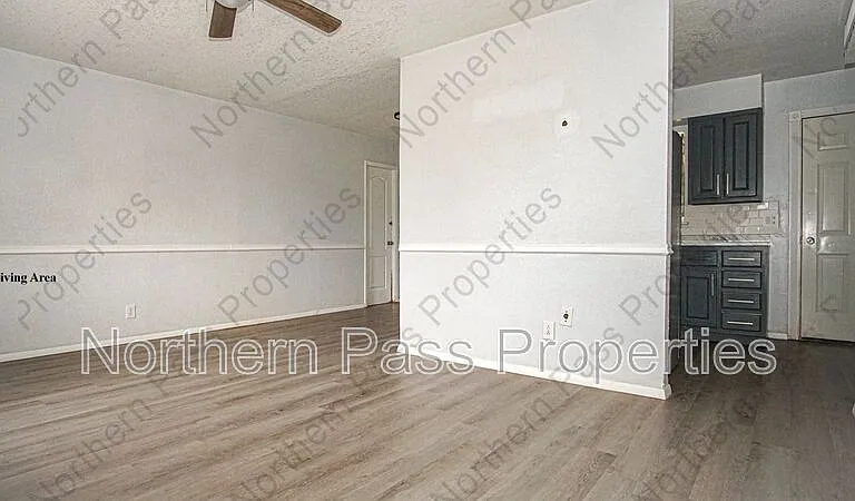 9538 Roanoke Dr — Photo 3