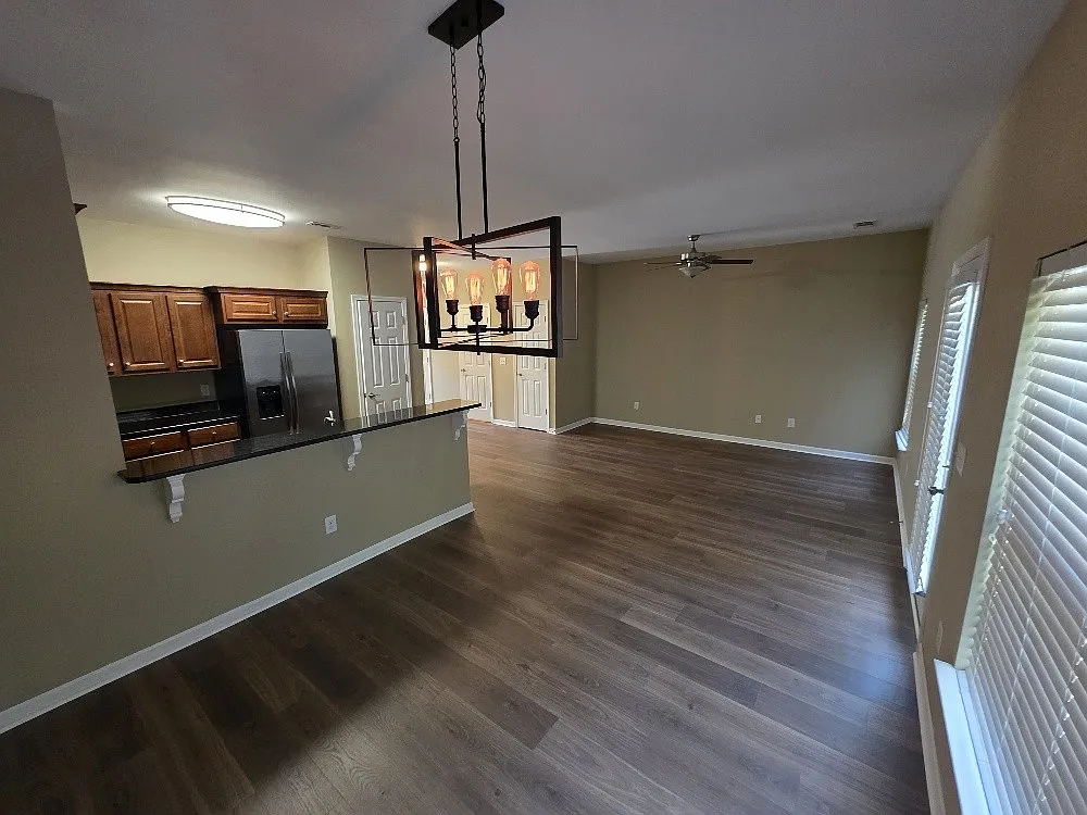 3 bed, 2.5 bath, 1603 sqft, $2,150 — Photo 3