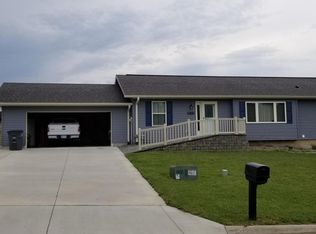 603 N Parker Rd, Oakland, IA 51560
