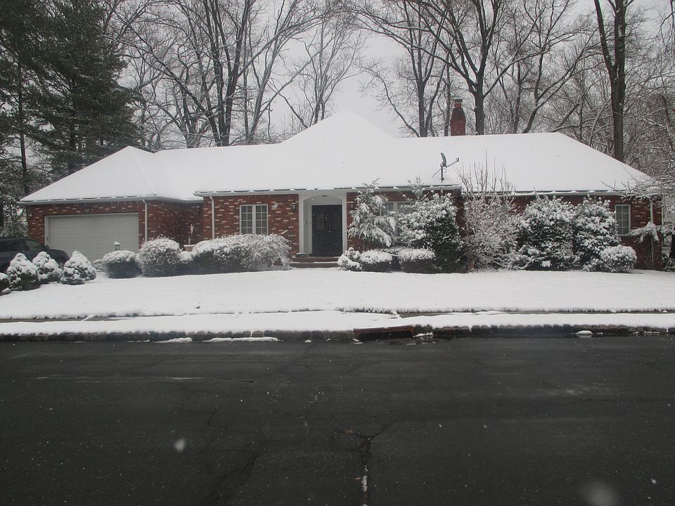 1st image of 20 Knollwood Dr