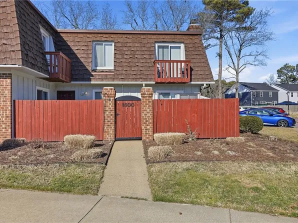 1600 Ocean Lakes Ct, Virginia Beach, VA 23454