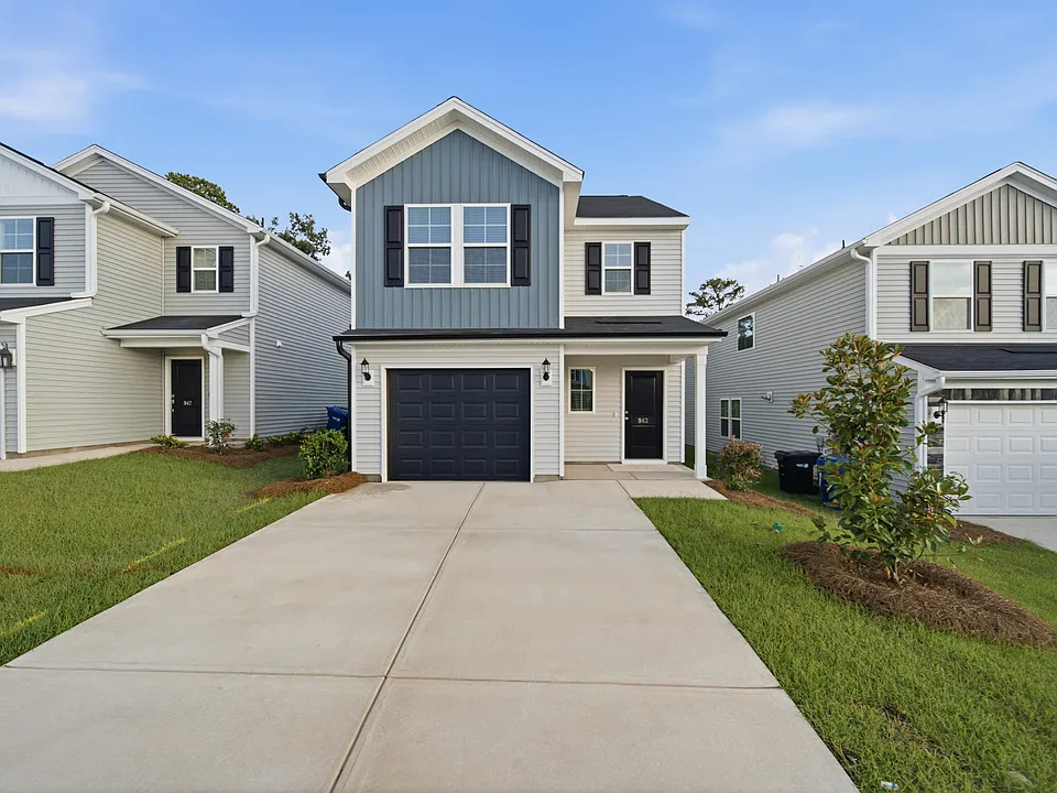 943 Lodgepole Ln