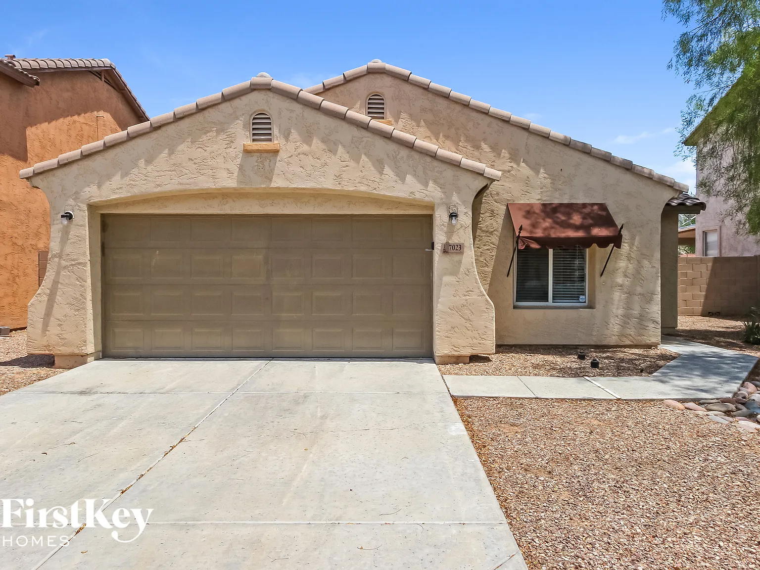 3 bed, 2.0 bath, 1429 sqft, $2,135 — Photo 1