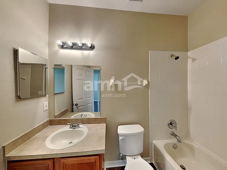 2750 Eagle Glen Cir — Photo 16
