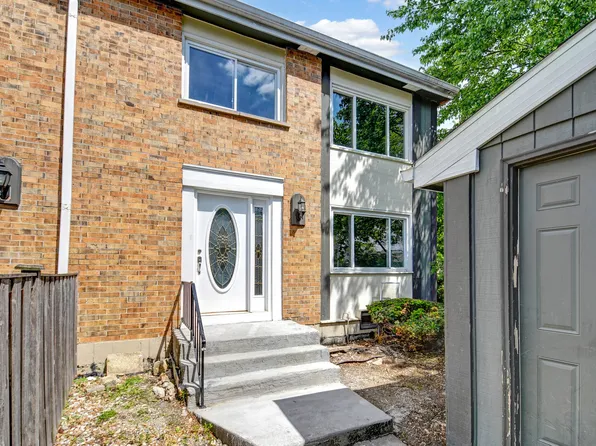 300 Redwing Dr, Bolingbrook, IL 60440