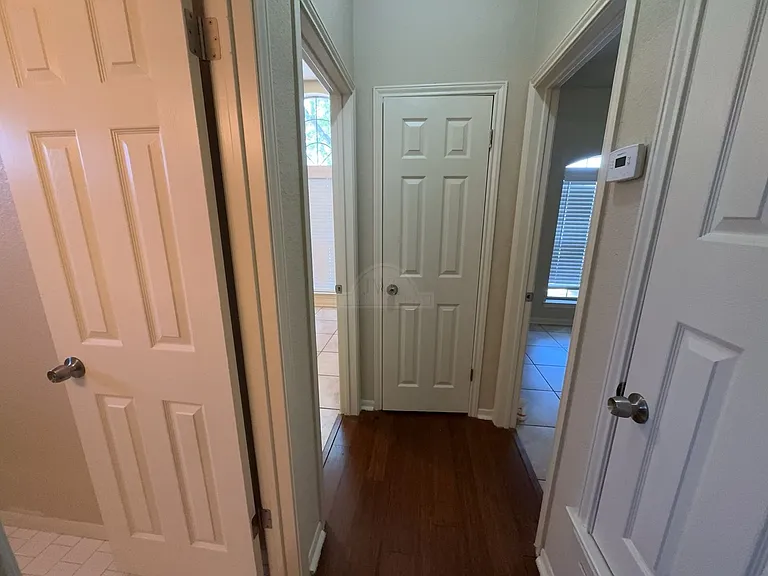 3906 Lone Oak Dr — Photo 7