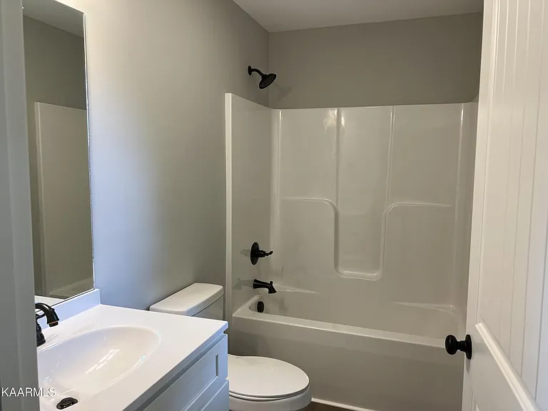252 W Newton St — Photo 8