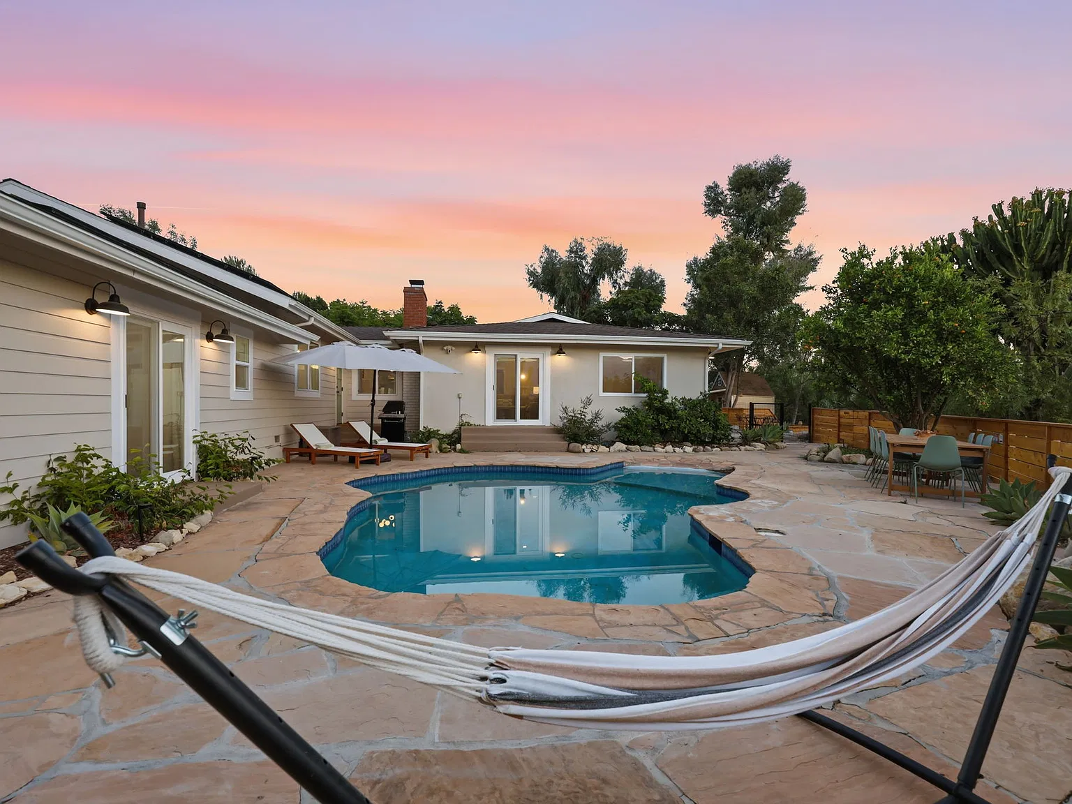 5 bed, 2456 sqft, $10,000 — Photo 4