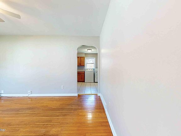 4th image of 10905 Harrison Ln