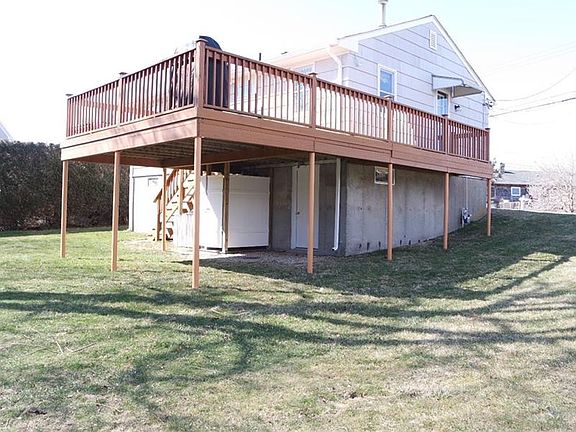 4th image of 5 Redwood Dr
