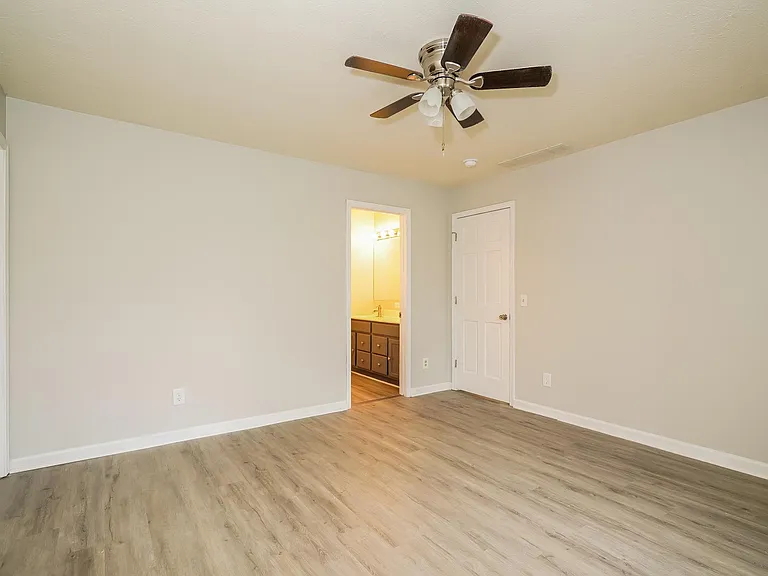 5342 Villa Ct — Photo 13