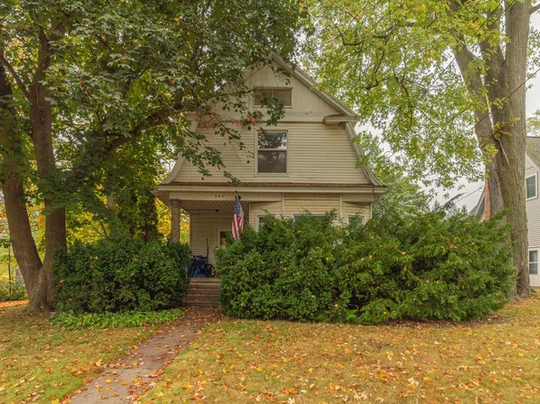 224 Monroe St, Saline, MI 48176