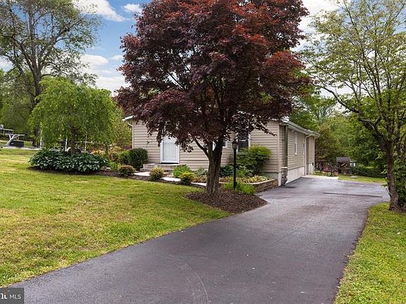 4th image of 414 Dembytown Rd