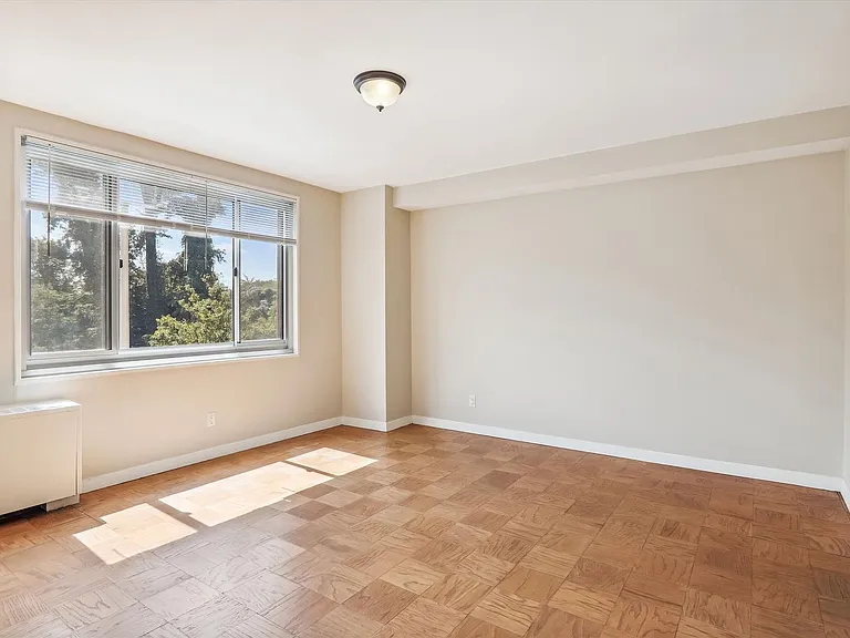 1900 Lyttonsville Rd #308 — Photo 39