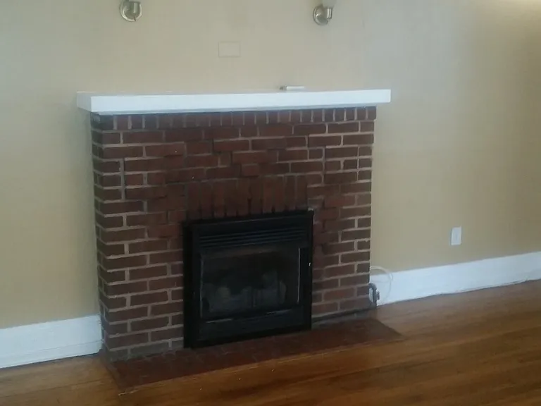 100 Wright Ave — Photo 5