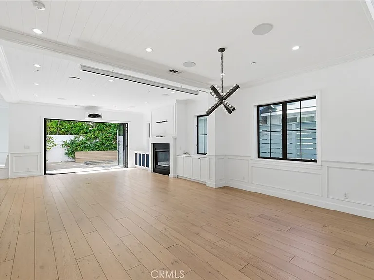 1405 Oak Ave — Photo 12