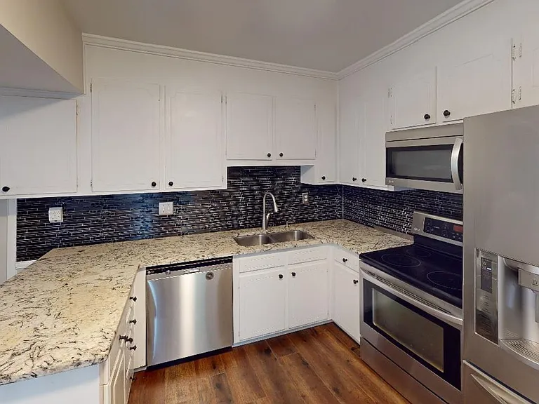 6619 Bunker Hill Cir — Photo 12