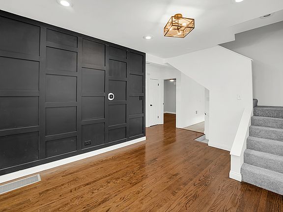 3rd image of 9327 S Elizabeth St