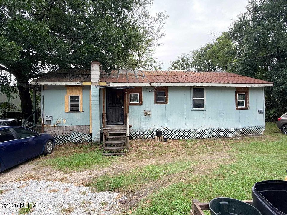 1st image of 1058 W 19TH Street