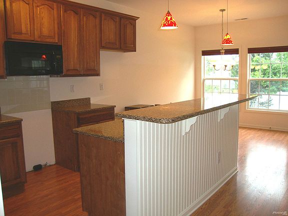 Kitchen Breakfast Bar 2