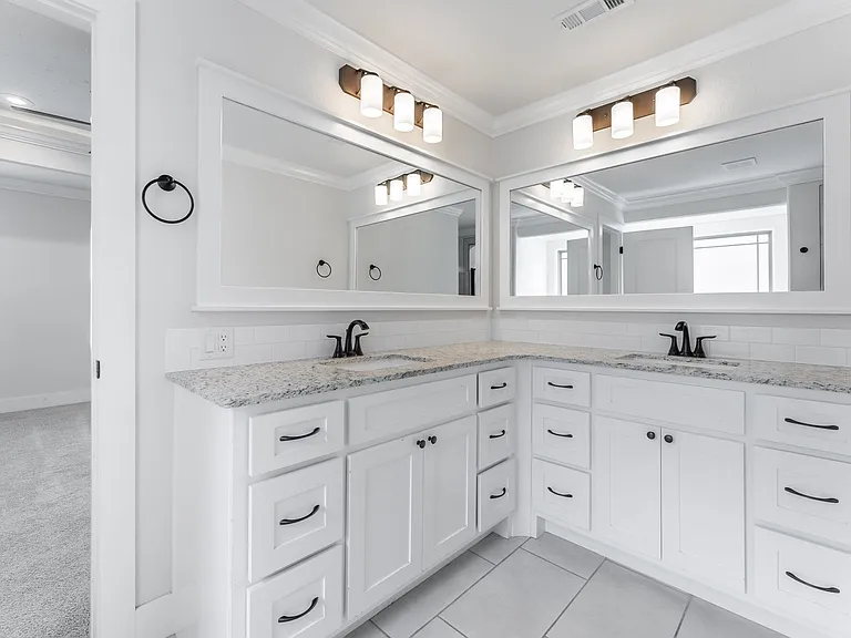 1100 Huntleigh Dr — Photo 20