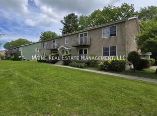 8 Hartley St APT 5, Lewiston, ME 04240