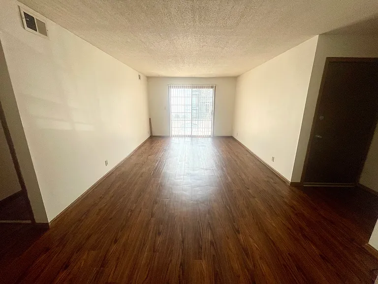 3400 Balboa Ln #20 — Photo 3