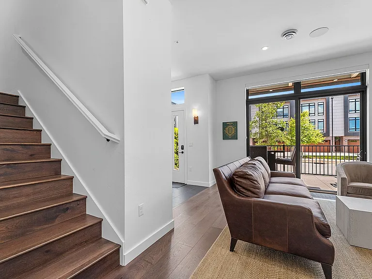 1071 Brookwood Dr — Photo 13