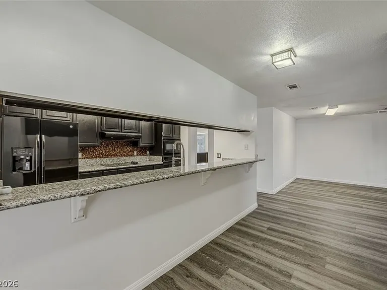 6760 W Oakey Blvd — Photo 15